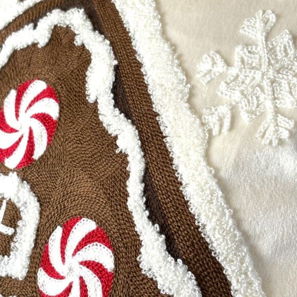 Off-White Christmas Gingerbread House Embroidered Tufted 18" Pillow Cover New - Picture 3 of 3